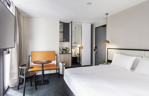 Brady Hotels Jones Lane - Accommodation QLD 6