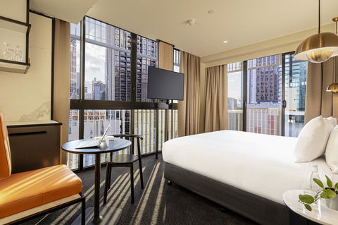 Brady Hotels Jones Lane - Accommodation QLD 3