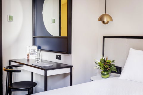 Brady Hotels Jones Lane - Accommodation QLD 10