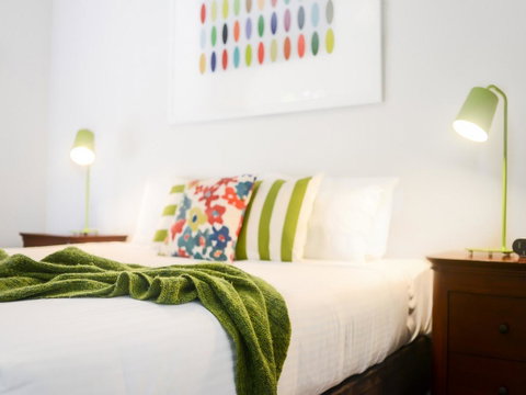 Boutique Stays Sandyside- Sandringham Villa Units - Accommodation QLD 9