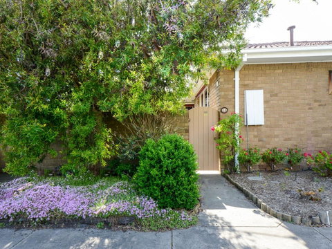 Boutique Stays Sandyside- Sandringham Villa Units - Accommodation QLD 1