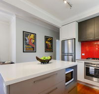 Boutique Stays Sandyside- Sandringham Villa Units - Accommodation QLD