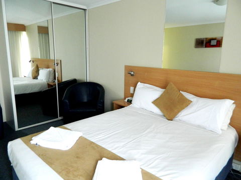 Ciloms Airport Lodge - Accommodation QLD 25