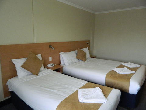 Ciloms Airport Lodge - Accommodation QLD 22