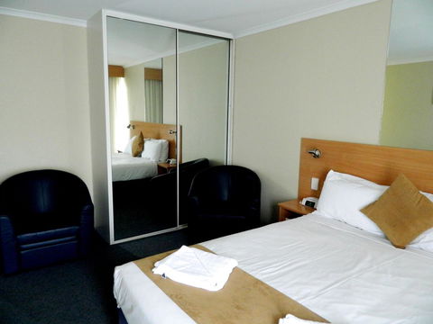 Ciloms Airport Lodge - Accommodation QLD 37