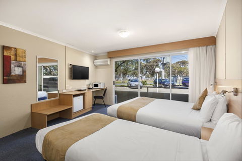 Ciloms Airport Lodge - Accommodation QLD 31