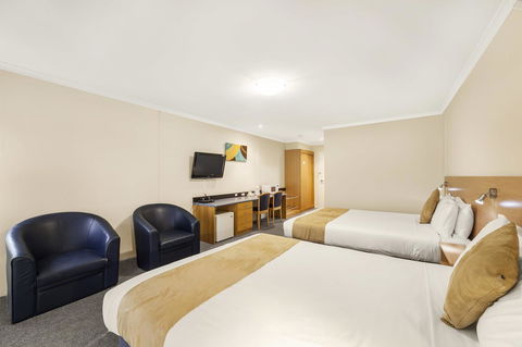 Ciloms Airport Lodge - Accommodation QLD 38