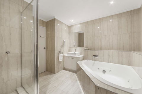 Ciloms Airport Lodge - Accommodation QLD 9