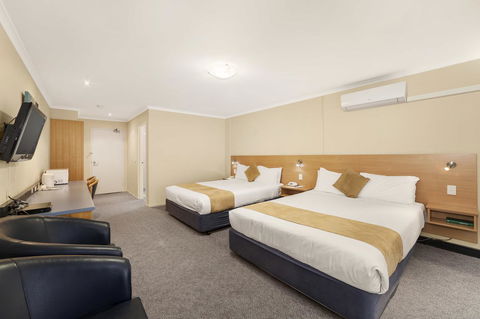 Ciloms Airport Lodge - Accommodation QLD 35