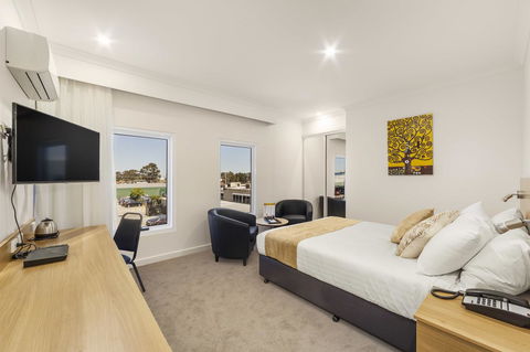 Ciloms Airport Lodge - Accommodation QLD 29