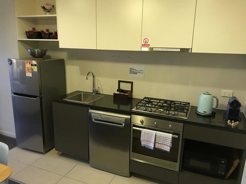 Winston Apartments - Accommodation QLD 8