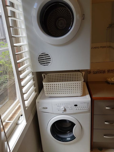 Oxford Rise Apartment - Accommodation QLD 13