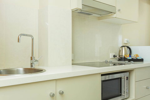 Deep Blue Hotel & Hot Springs - Accommodation QLD 35