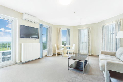 Deep Blue Hotel & Hot Springs - Accommodation QLD 29