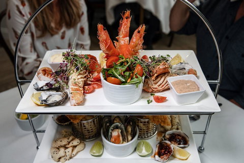 Deep Blue Hotel & Hot Springs - Accommodation QLD 1