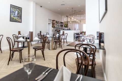 Deep Blue Hotel & Hot Springs - Accommodation QLD 5