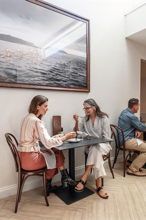 Deep Blue Hotel & Hot Springs - Accommodation QLD 6