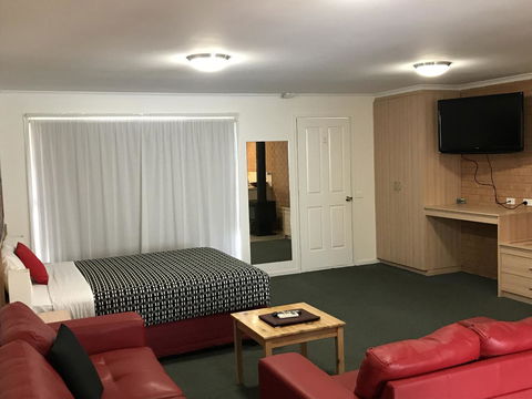 Beachcomber Motel & Apartments - Accommodation QLD 11