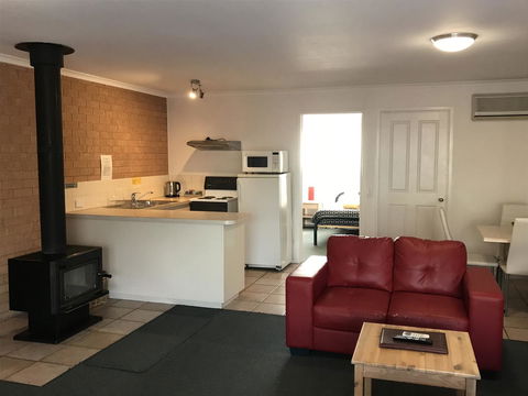 Beachcomber Motel & Apartments - Accommodation QLD 13