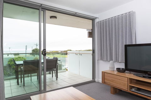 The Dolphin Apartments - Accommodation QLD 1