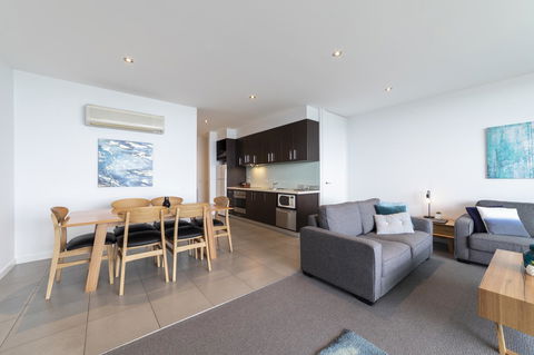 The Dolphin Apartments - Accommodation QLD 21