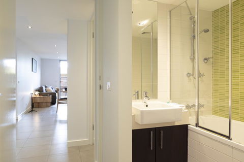 The Dolphin Apartments - Accommodation QLD 5