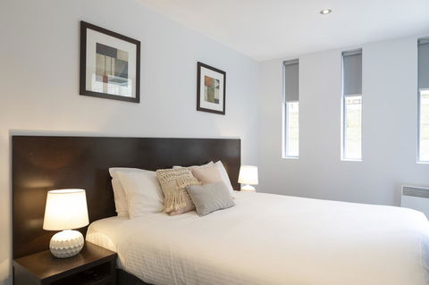The Dolphin Apartments - Accommodation QLD 9