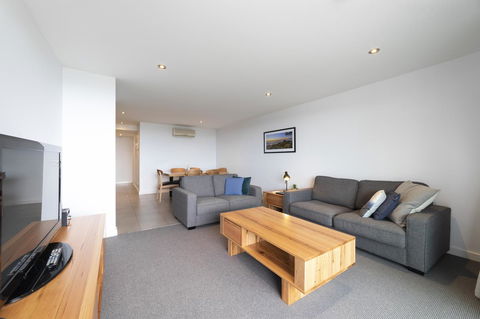 The Dolphin Apartments - Accommodation QLD 13