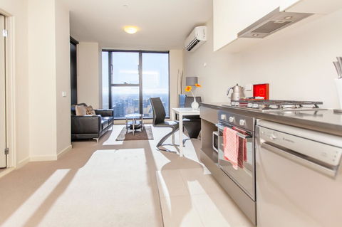 Melbourne SkyHigh Apartments - Accommodation QLD 1