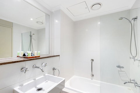 Batman\'s Hill On Collins - Accommodation QLD 10