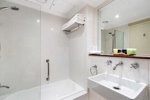 Batman\'s Hill On Collins - Accommodation QLD 13