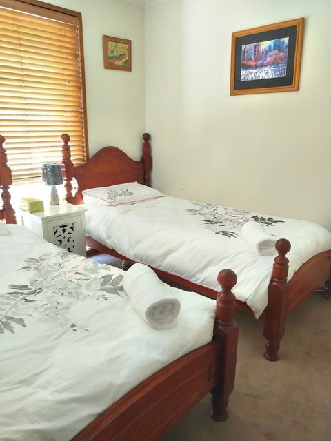 Waterfront Retreat - Accommodation QLD 22