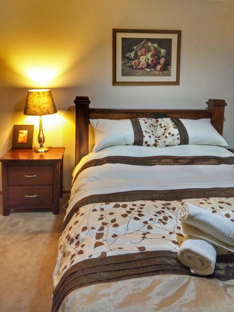 Waterfront Retreat - Accommodation QLD 18