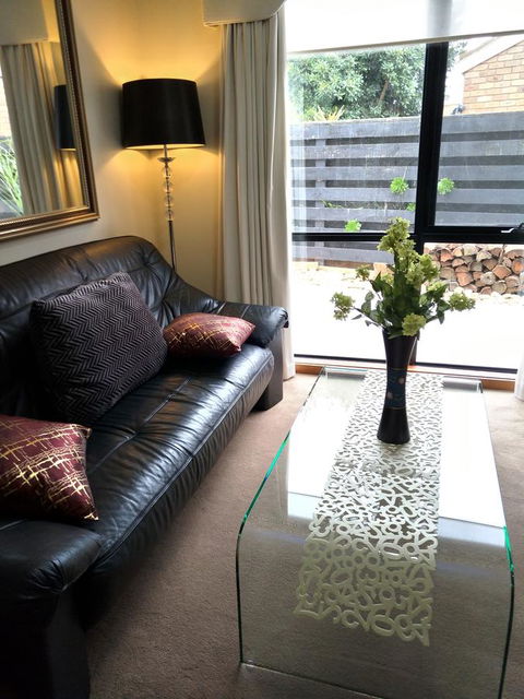 Waterfront Retreat - Accommodation QLD 17