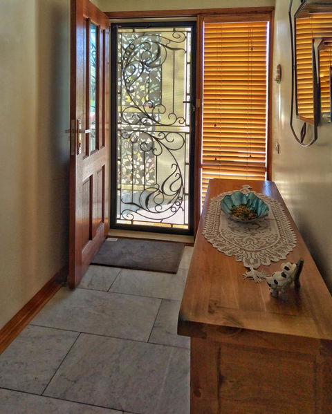 Waterfront Retreat - Accommodation QLD 13