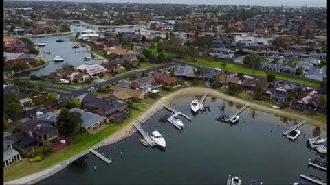 Waterfront Retreat - Accommodation QLD 1