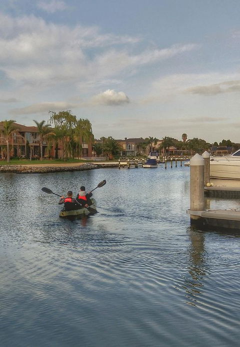 Waterfront Retreat - Accommodation QLD 11