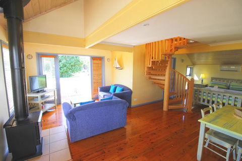 Rayville Boat Houses - Accommodation QLD 3