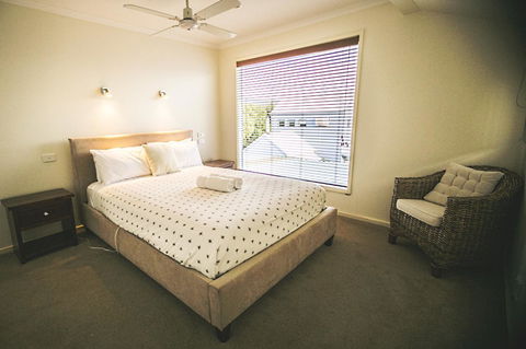 Rayville Boat Houses - Accommodation QLD 10