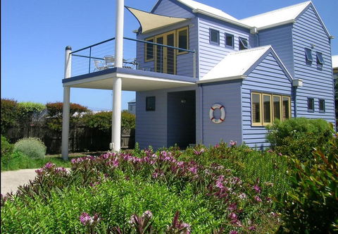 Rayville Boat Houses - Accommodation QLD 1