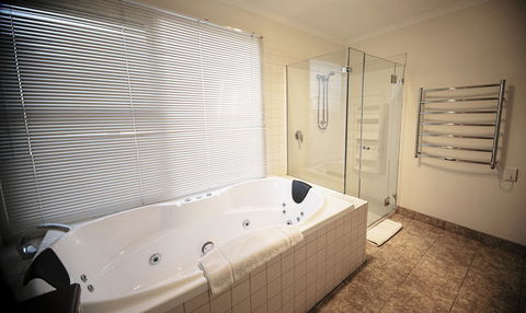Rayville Boat Houses - Accommodation QLD 11