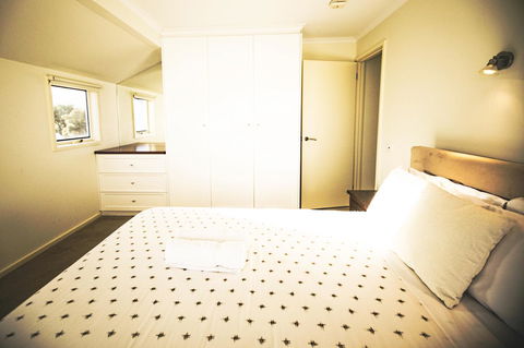 Rayville Boat Houses - Accommodation QLD 14