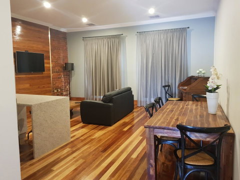 Sublime Spa Apartments - Accommodation QLD 4