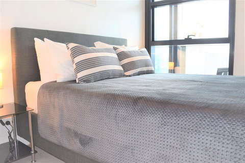 Executive Stay Little Collins Street - Accommodation QLD 13