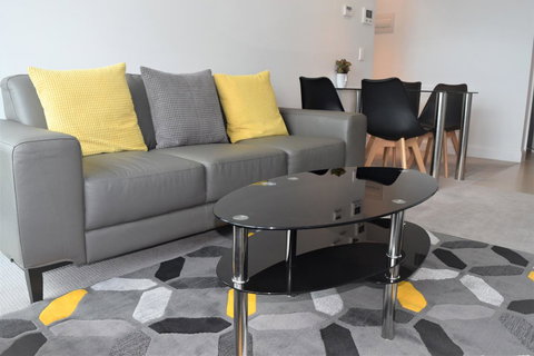 Executive Stay Little Collins Street - Accommodation QLD 1