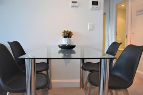 Executive Stay Little Collins Street - Accommodation QLD 10