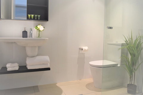 Executive Stay Little Collins Street - Accommodation QLD 15