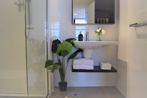 Executive Stay Little Collins Street - Accommodation QLD 14