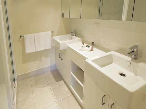 Oaks Melbourne On Lonsdale Suites - Accommodation QLD 4