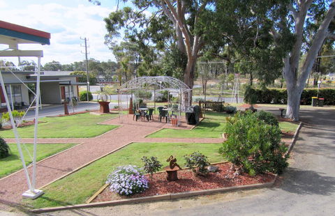 The Highlander Motel - 24HR Check In - Accommodation QLD 6